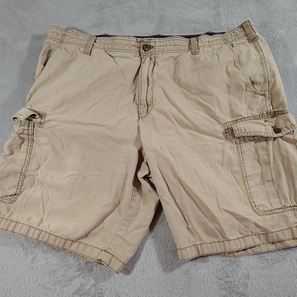 IZOD Saltwater Cargo Shorts Men 42x10 Beige Khaki Chino Fishing Outdoors‎ Hiking